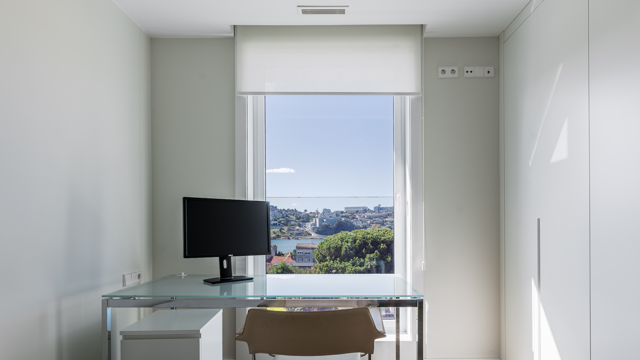 fFotógrafo inmobiliario en A Coruña: cocina moderna luminosa Fotógrafo inmobiliario en A Coruña: cocina moderna luminosa